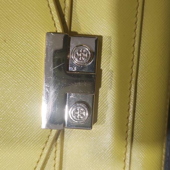 Tory Burch T-Lock Saffiano Leather Clutch w/ shoulder strap/crossbody, Yellow - Picture 4 of 10